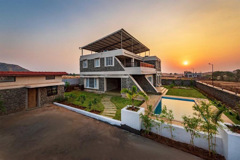 Stone Mansion By Phoenix Stays Igatpuri Bagian luar foto