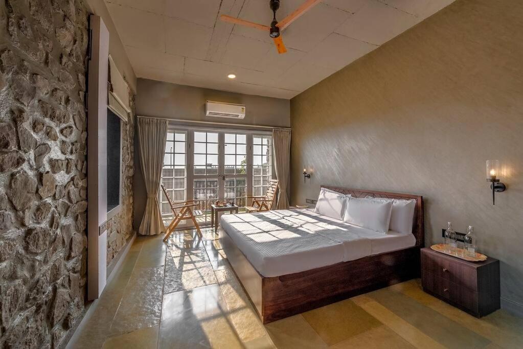 Stone Mansion By Phoenix Stays Igatpuri Bagian luar foto