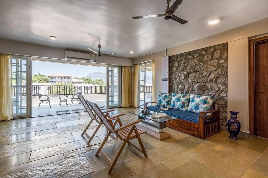 Stone Mansion By Phoenix Stays Igatpuri Bagian luar foto