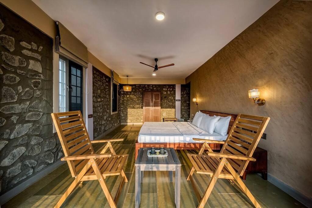 Stone Mansion By Phoenix Stays Igatpuri Bagian luar foto