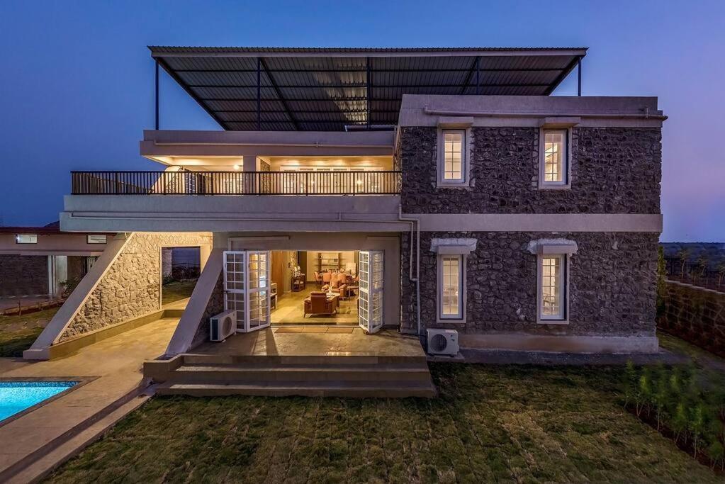 Stone Mansion By Phoenix Stays Igatpuri Bagian luar foto