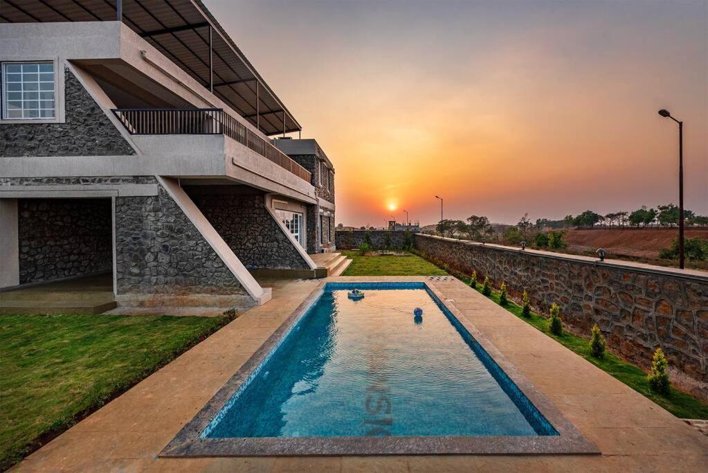 Stone Mansion By Phoenix Stays Igatpuri Bagian luar foto