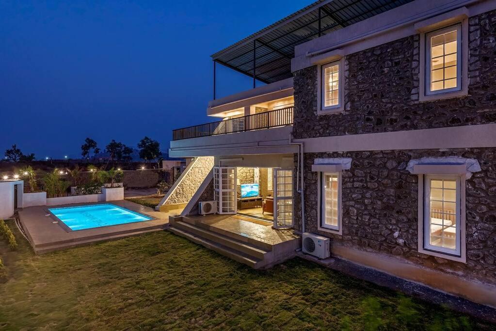 Stone Mansion By Phoenix Stays Igatpuri Bagian luar foto