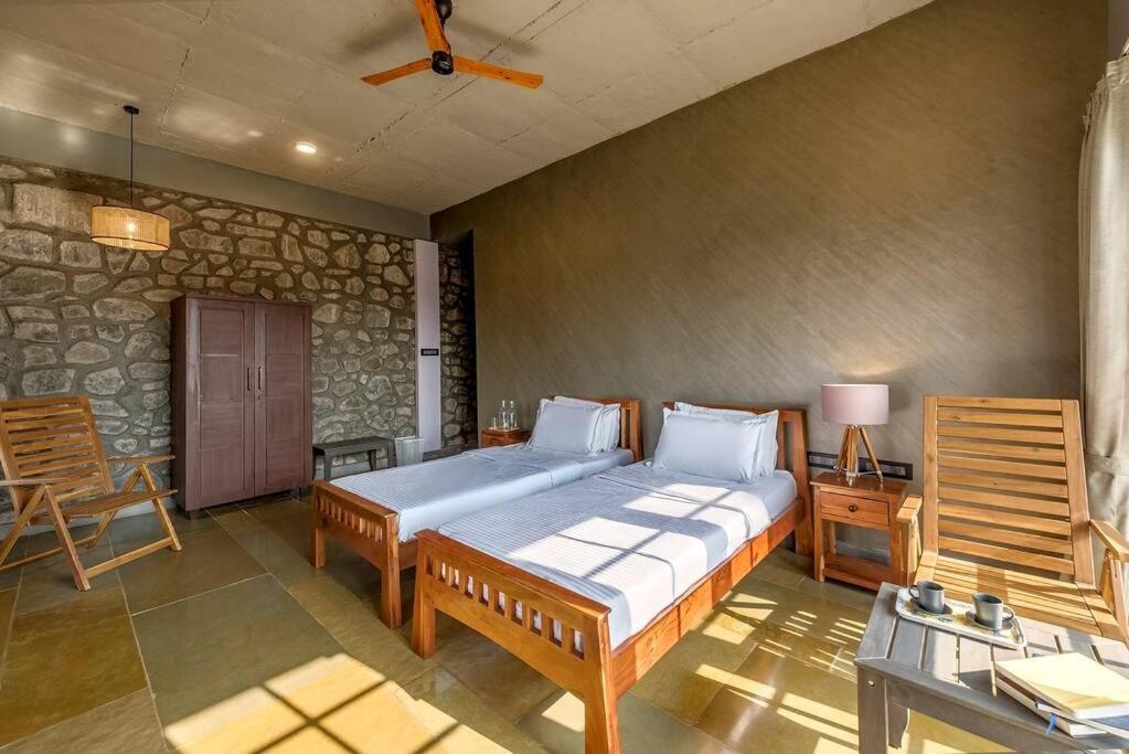 Stone Mansion By Phoenix Stays Igatpuri Bagian luar foto