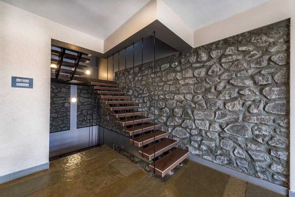 Stone Mansion By Phoenix Stays Igatpuri Bagian luar foto